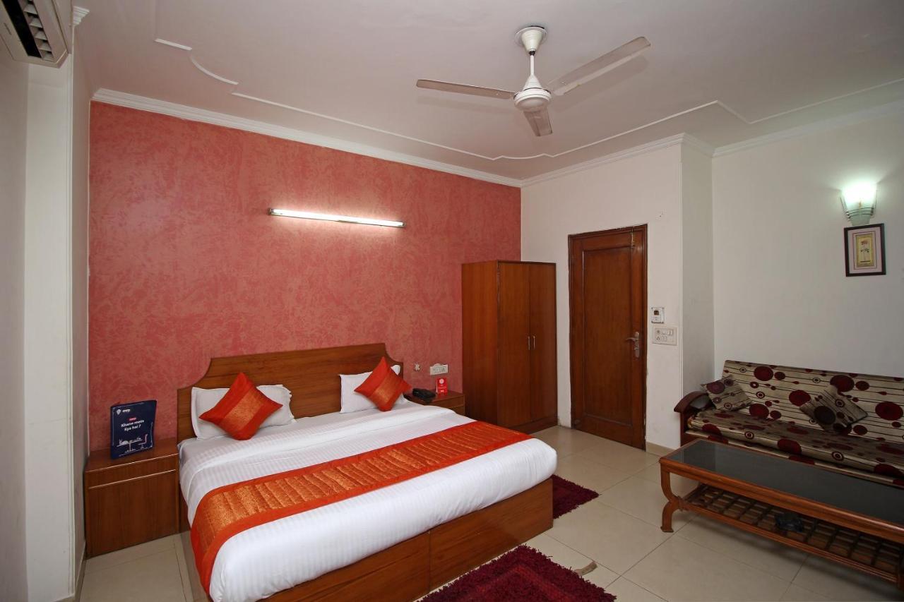 Oyo Ashoka International Near Gurudwara Shri Bangla Sahib Hotel New Delhi Exterior photo