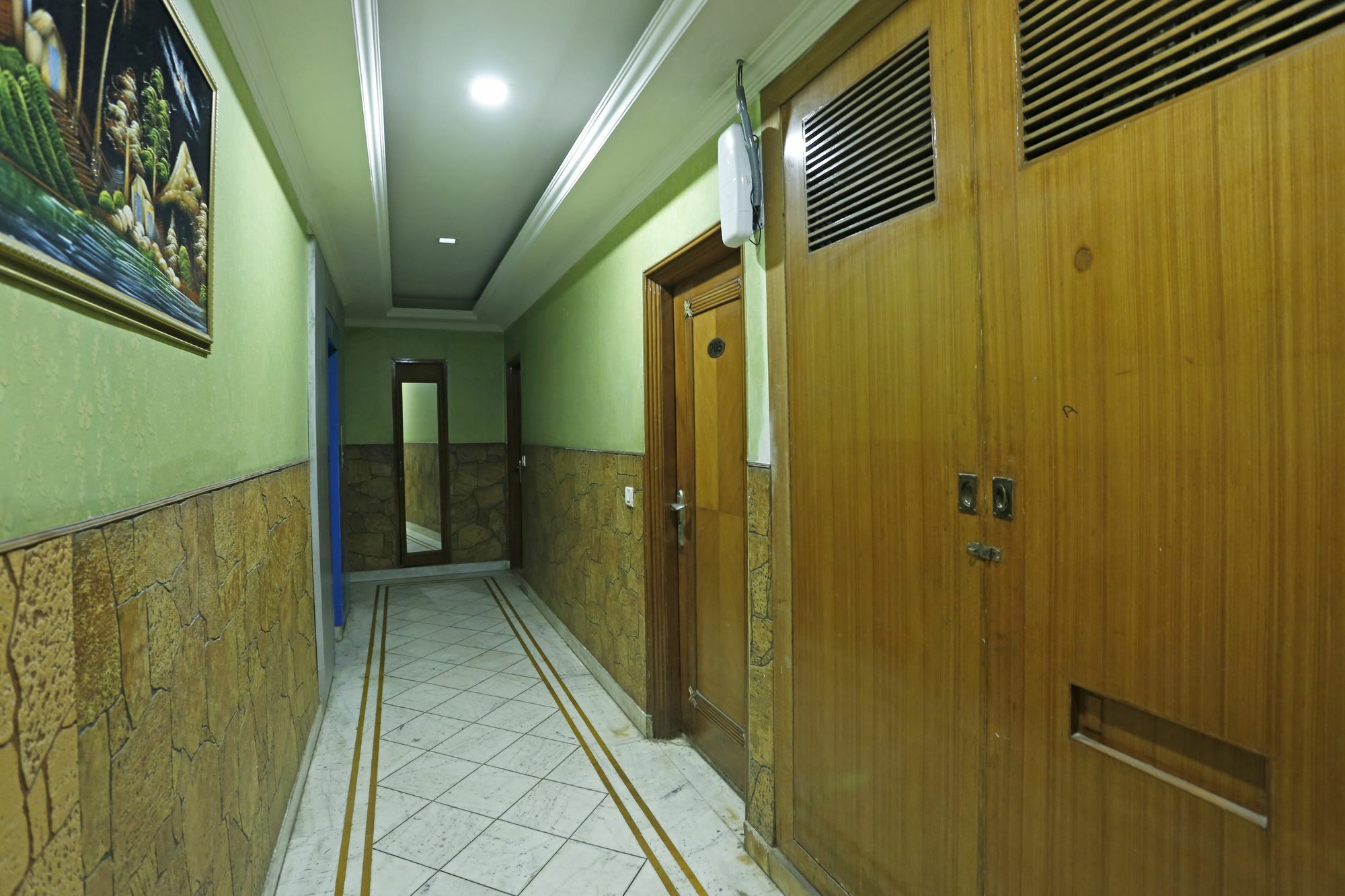 Oyo Ashoka International Near Gurudwara Shri Bangla Sahib Hotel New Delhi Exterior photo